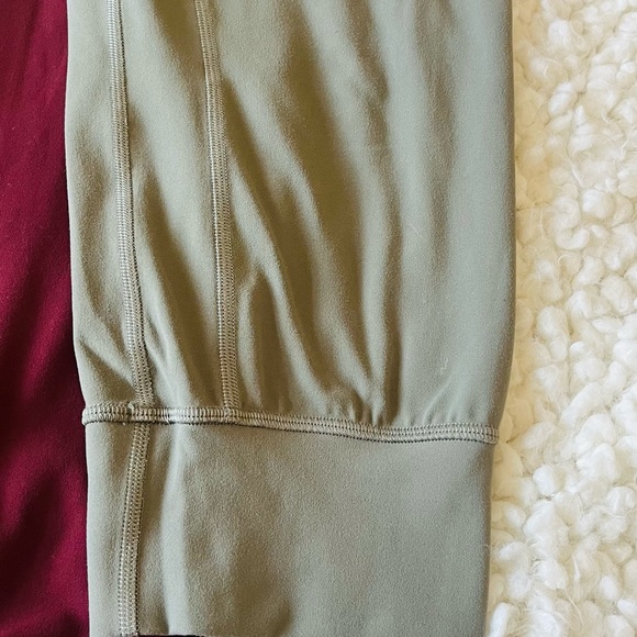 Lululemon jogger pants, size 6 - Picture 1 of 5